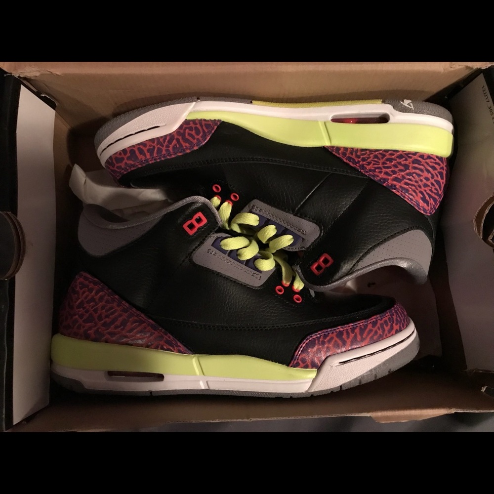 Girls air Jordan 3 retro size 7 Y